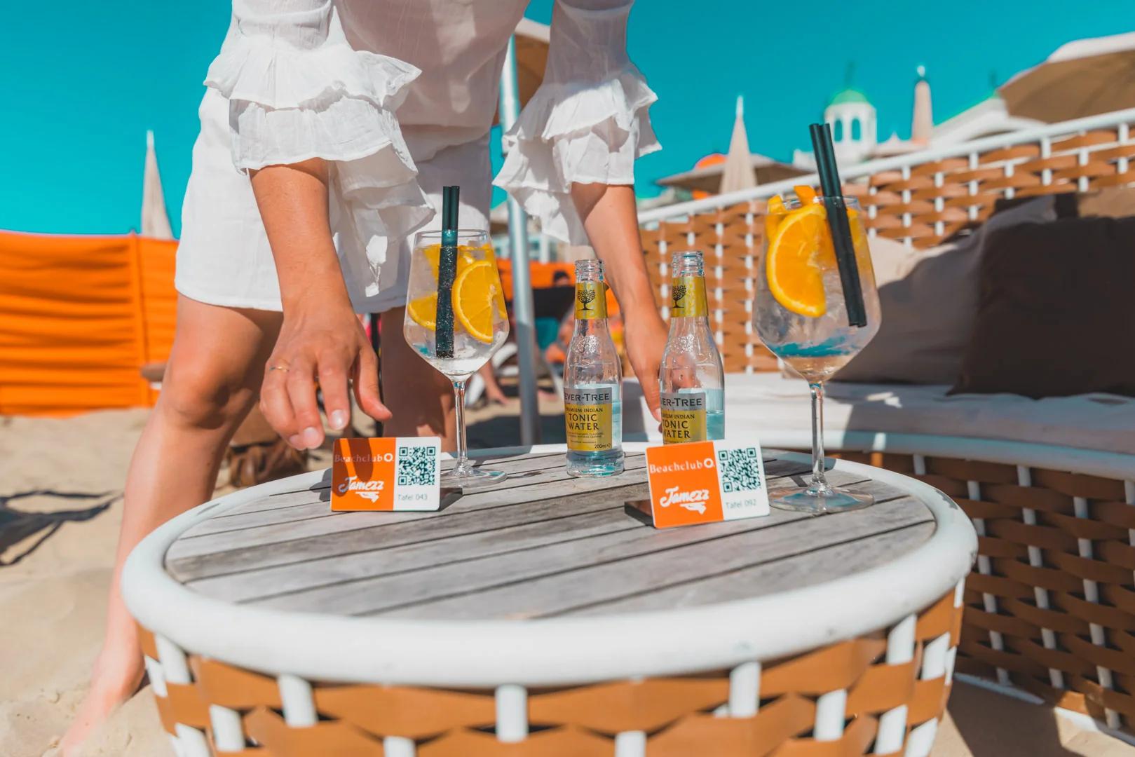 Jamezz QR bestellen bij beach club - Contactloos bestellen aan het strand
