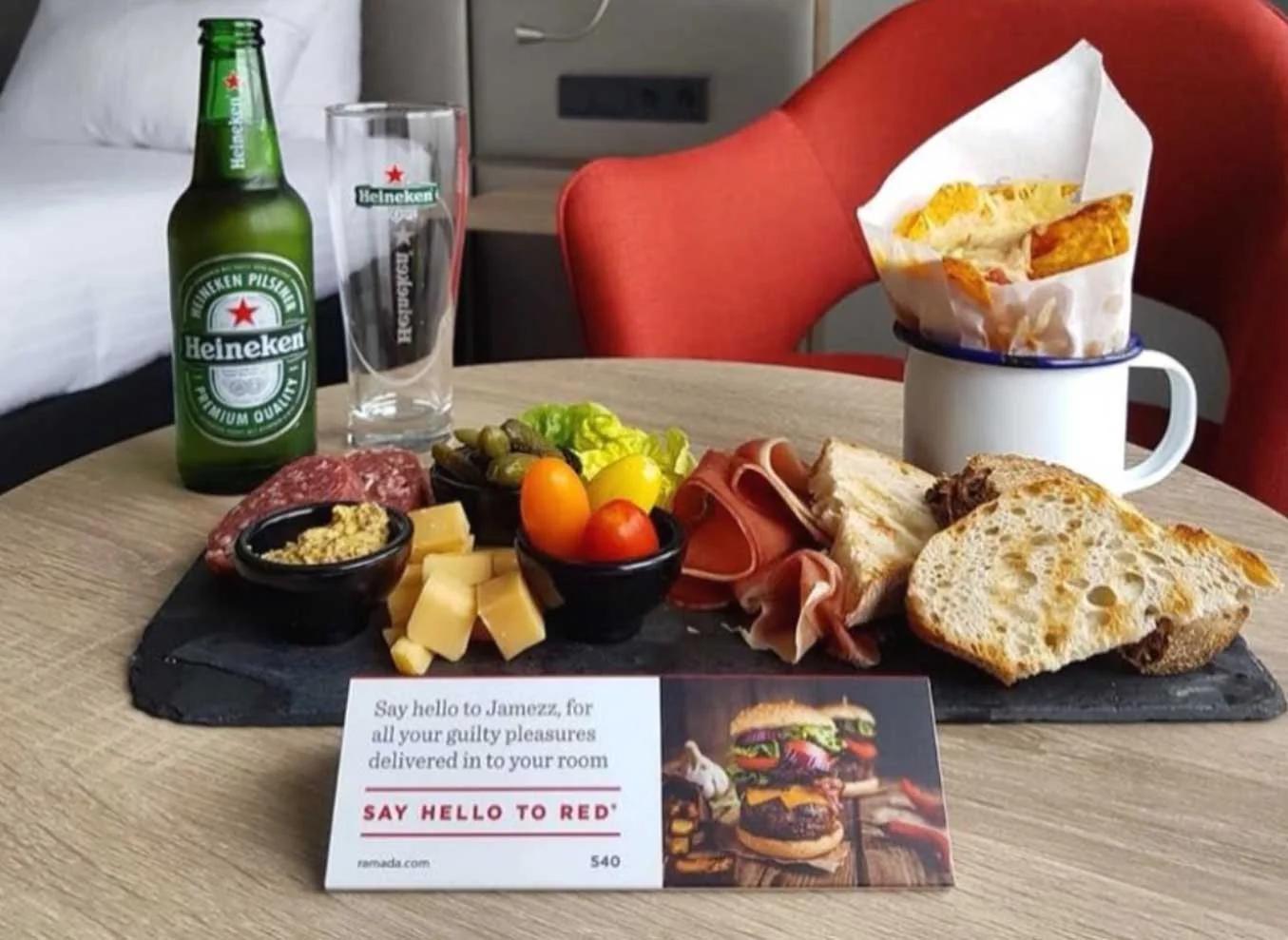 Jamezz QR bestellen bij Ramada Hotel - Smartphone menu bestellen in hotel